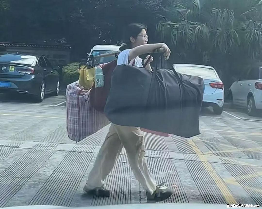 全网追的“扁担女孩”，找了一份暑假工，时薪12元 - 白城生活资讯 - 白城28生活网 bc.28life.net